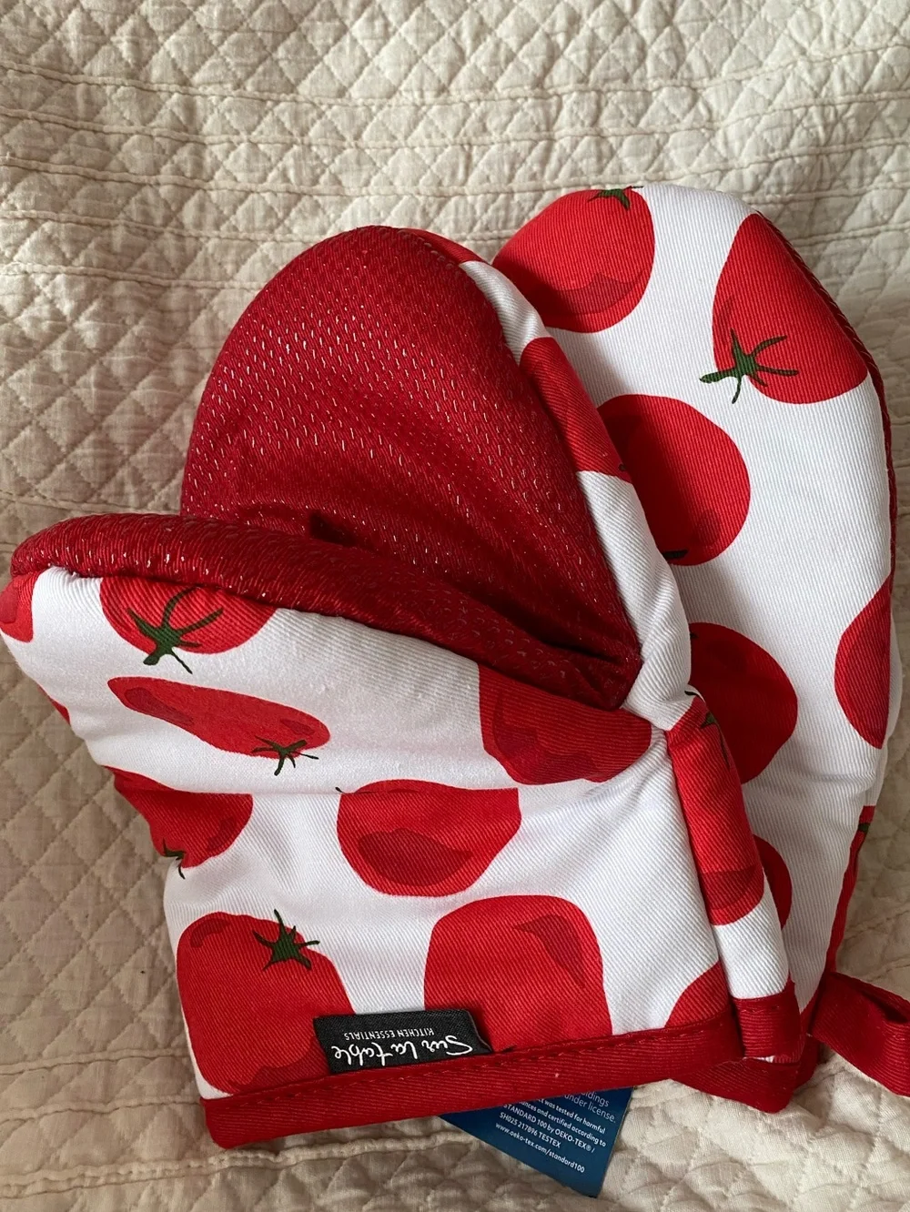 Sur La Table “Tomato” Drying Mat, Mini Oven Mitts and Kitchens Towel Set